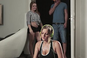 老黑肛交丝袜妓女 Porn